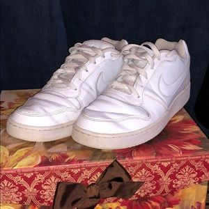 Nike Low-Cut Sneakers